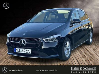 Gebraucht Mercedes B200 163 PS (119 kW) 2025 Lack kosmosschwarz Van / Kleinbus