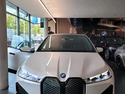 Gebraucht BMW iX Sport Line 239 kW (326 PS) 2024 Weiß SUV