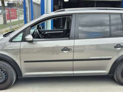 VW Touran Cross