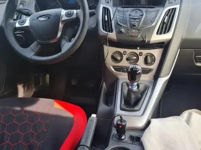 Gebraucht Ford Focus SYNC Edition 125 PS (91 kW) 2014 Beige Limousine
