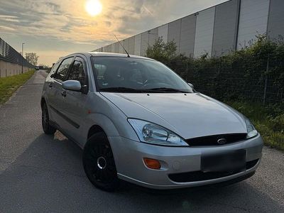 Usata Ford Focus Trend 75 CV (55 kW) 2001 Argento Berlina