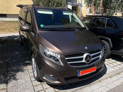 Mercedes V220