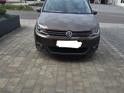 Gebraucht VW Touran 105 PS (77 kW) 2012 Braun Van / Kleinbus