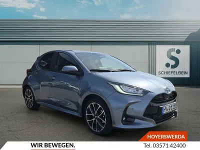 Neu Toyota Yaris 116 PS (85 kW) 2026 Celestite grey metallic Kleinwagen