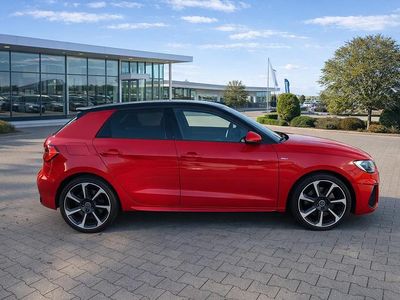 Gebraucht Audi A1 Ambiente 150 PS (110 kW) 2019 Rot SUV