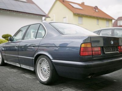 gebraucht BMW 525 i Handschalter Fjordgrau Klima u. Sperrdiff.