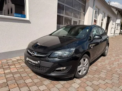 Gebraucht Opel Astra 130 PS (95 kW) 2014 Schwarz Kombi