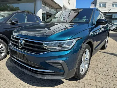 Gebraucht VW Tiguan Active 150 PS (110 kW) 2022 Blau SUV