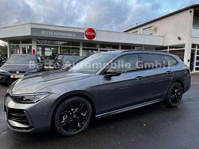 Schwarz Neu 2025 VW Passat R-line Kombi | 45.890 € (Superpreis)