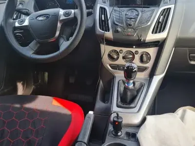 Gebraucht Ford Focus SYNC Edition 125 PS (91 kW) 2014 Beige Limousine