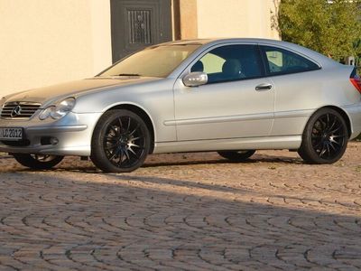 Gebraucht Mercedes C180 143 PS (105 kW) 2003 Silber metallic Coupé