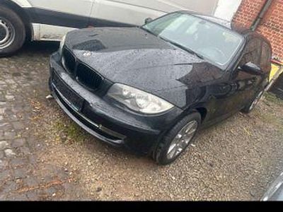 Gebraucht BMW 116 122 PS (89 kW) 2008 Schwarz Kleinwagen