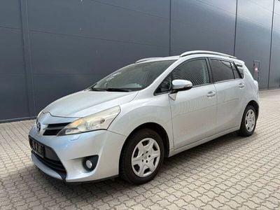 Silber Gebraucht 2013 Toyota Verso Van / Kleinbus | 3.700 € (Fairer Preis)