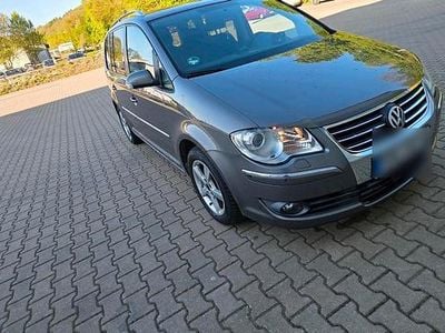 Second-hand VW Touran 140 CP (102 kW) 2009 Gri Monovolum