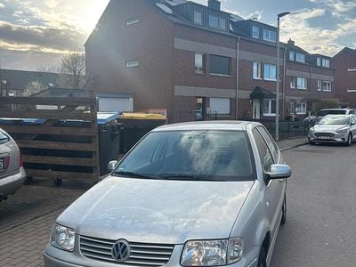 Gebraucht VW Golf IV 77 PS (56 kW) 2001 Grau Limousine