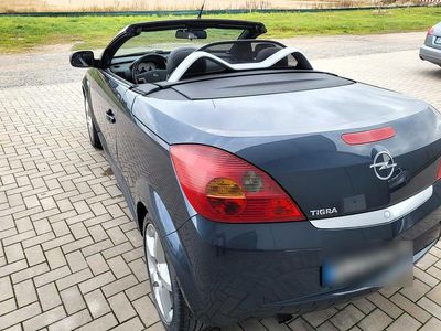 Second-hand Opel Tigra 90 CP (66 kW) 2008 Albastru Cabrio