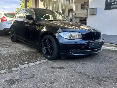 Gebraucht BMW 120 Sport Line 170 PS (125 kW) 2011 Schwarz Kleinwagen