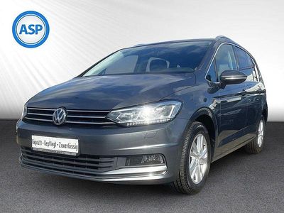 Begagnad VW Touran Highline 179 HK (131 kW) 2018 Grå Minibuss