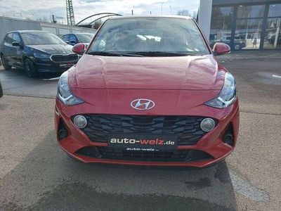 Gebraucht Hyundai i10 GO! 67 PS (49 kW) 2023 Dragon red (metallic) Kleinwagen