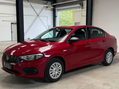 Gebraucht Fiat Tipo Pop 95 PS (69 kW) 2016 Rot Limousine