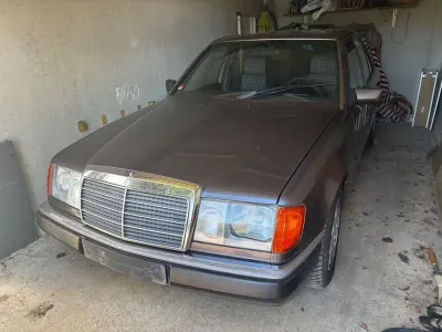 Gebraucht Mercedes E300 110 PS (80 kW) 1993 Braun Limousine