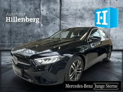 Gebraucht Mercedes A200 Advanced 163 PS (119 kW) 2025 Schwarz Limousine