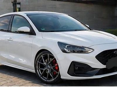 Usata Ford Focus ST 280 CV (205 kW) 2023 Bianco Berlina