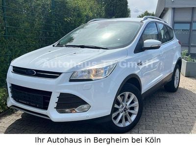 Gebraucht Ford Kuga Titanium 150 PS (110 kW) 2016 Weiß SUV