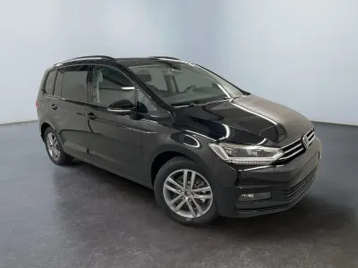 Gebraucht VW Touran Comfortline 150 PS (110 kW) 2026 0e  grenadilla black met. Van / Kleinbus