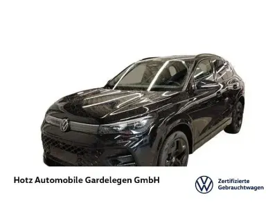 Gebraucht VW Tiguan R-line 204 PS (150 kW) 2024 Deep black perleffekt SUV