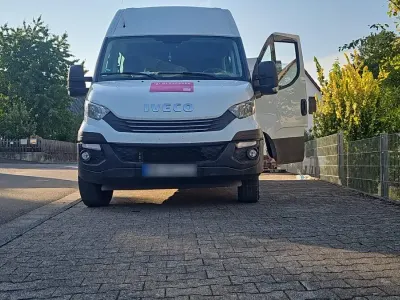 Gebraucht Iveco Daily 156 PS (114 kW) 2017 Weiß Limousine