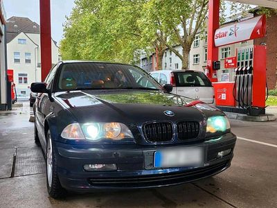 BMW 323