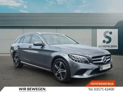Gebraucht Mercedes C180 Avantgarde 122 PS (89 kW) 2020 Selenitgrau  metalliclack Limousine