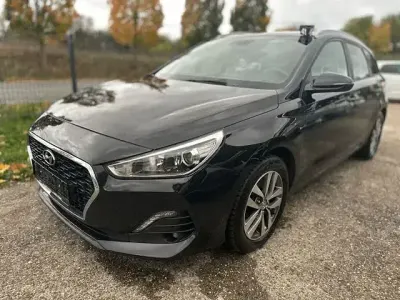 Gebraucht Hyundai i30 YES! 116 PS (85 kW) 2019 Phantom black / mic Kombi