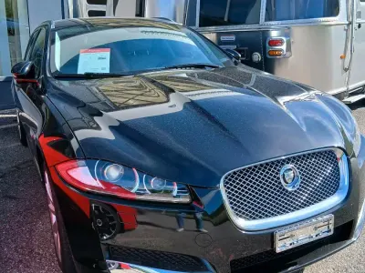 Käytetty Jaguar XF 200 HP (147 kW) 2013 Musta Farmari