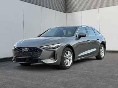 Neu Audi A5 Basis 204 PS (150 kW) 2025 Chronosgrau metallic Kombi