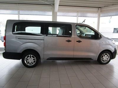 Grau Gebraucht 2021 Opel Vivaro Van / Kleinbus | 16.790 € (Fairer Preis)