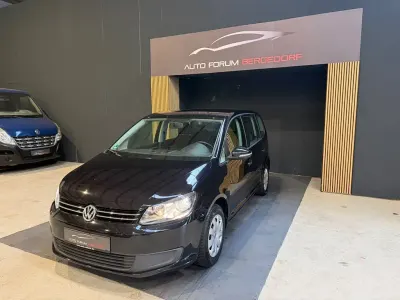 Gebraucht VW Touran Trendline 105 PS (77 kW) 2015 Schwarz Van / Kleinbus