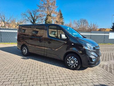 Schwarz Gebraucht 2018 Opel Vivaro S Van / Kleinbus | 17.500 € (Etwas zu teuer)