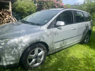 Gebraucht Ford Focus 101 PS (74 kW) 2007 Silber Limousine