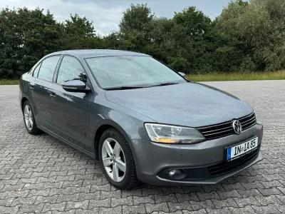 Gebraucht VW Jetta 105 PS (77 kW) 2010 Grau Limousine