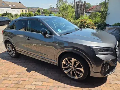 Gebraucht Audi Q2 S-Line 150 PS (110 kW) 2022 Grau SUV