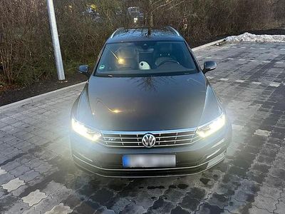 Second-hand VW Passat R-line 190 CP (139 kW) 2019 Gri Break