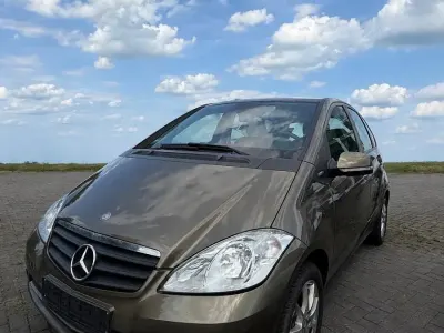 Gebraucht Mercedes A160 95 PS (69 kW) 2012 Braun Kleinwagen
