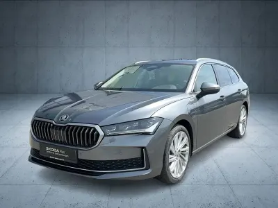 Gebraucht Skoda Superb LAURIN & KLEMENT 204 PS (150 kW) 2024 Graphitegrau metallic Kombi