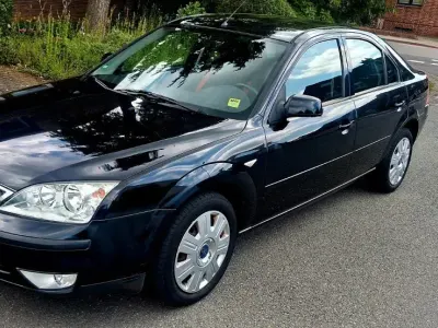 Gebraucht Ford Mondeo Ambiente 125 PS (91 kW) 2004 Schwarz Limousine