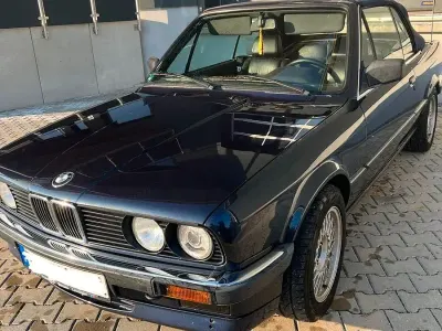 Gebraucht BMW 325 Cabriolet Basis 170 PS (125 kW) 1990 Blau Cabrio