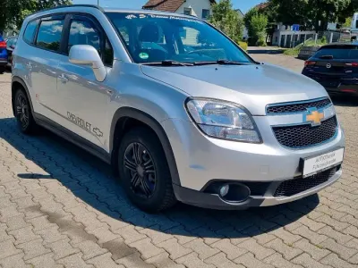 Gebraucht Chevrolet Orlando 141 PS (103 kW) 2011 Silber Van / Kleinbus
