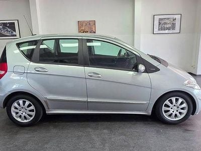 Second-hand Mercedes A180 Elegance 109 CP (80 kW) 2005 Argintiu Monovolum