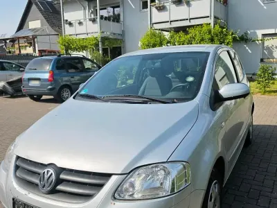 Gebraucht VW Fox 60 PS (44 kW) 2011 Grau Kleinwagen